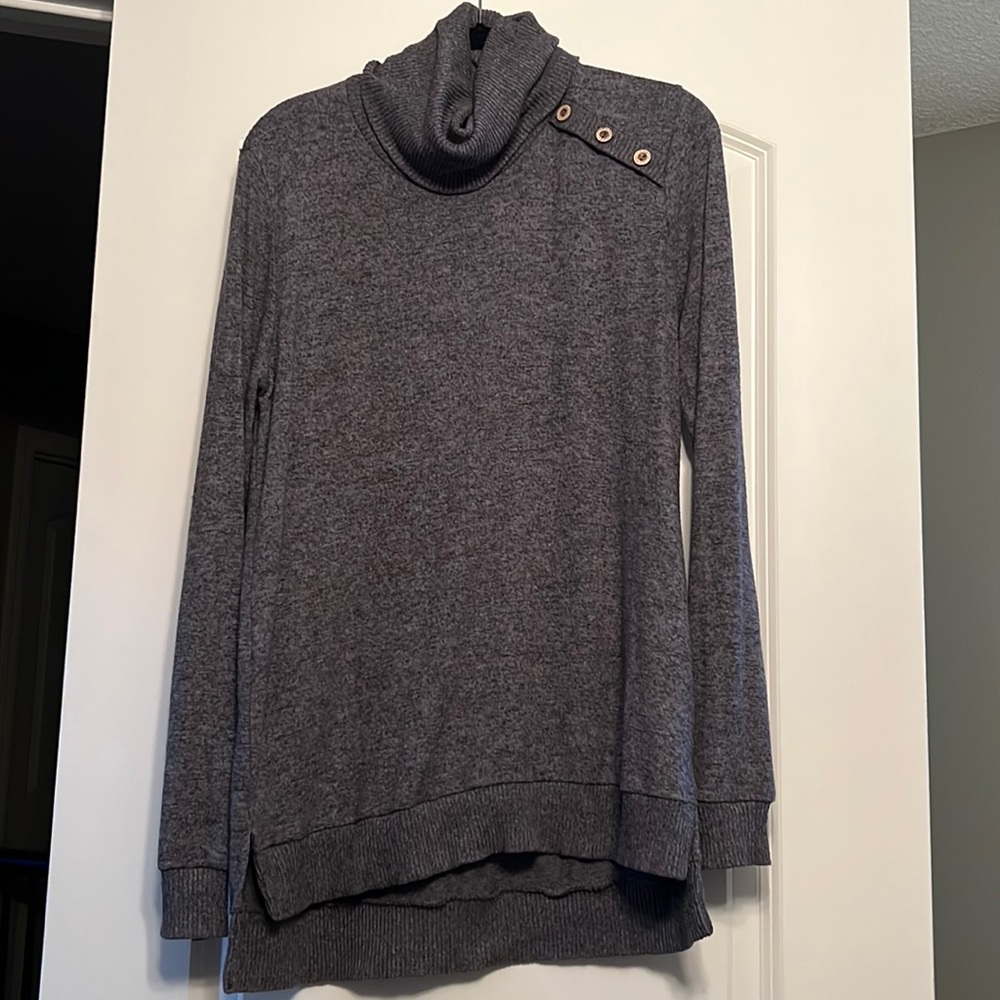 Lightweight charcoal gray turtleneck.